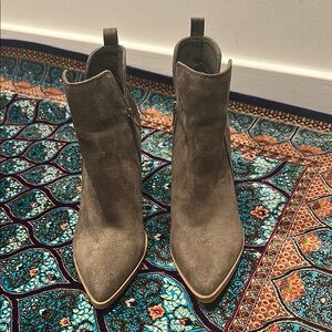 Women's Suede Ankle Boots - Taupe